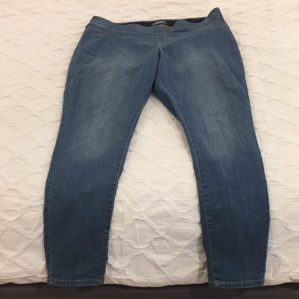 Old Navy Rockstar Jeggings Mid-Rise size 18